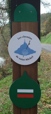signalétique inverse sur le chemin vers le Mont Saint Michel